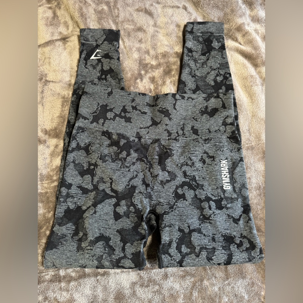 Gymshark Black and Gray Patterned leggings